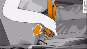 Audi A4: How to wear seat belts properly. Driver's seat: Belt buckle and latch plate