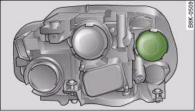 Audi A4: Changing bulbs for headlights. Headlight unit: Rubber cap is highlighted