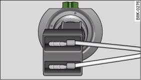 Audi A4: Changing bulbs for headlights. Bulb with connector: The lug on the base of the bulb is highlighted